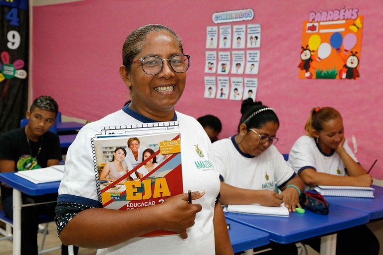 Ministério lançará edital da Medalha Paulo Freire em EJA - Conviva Educação